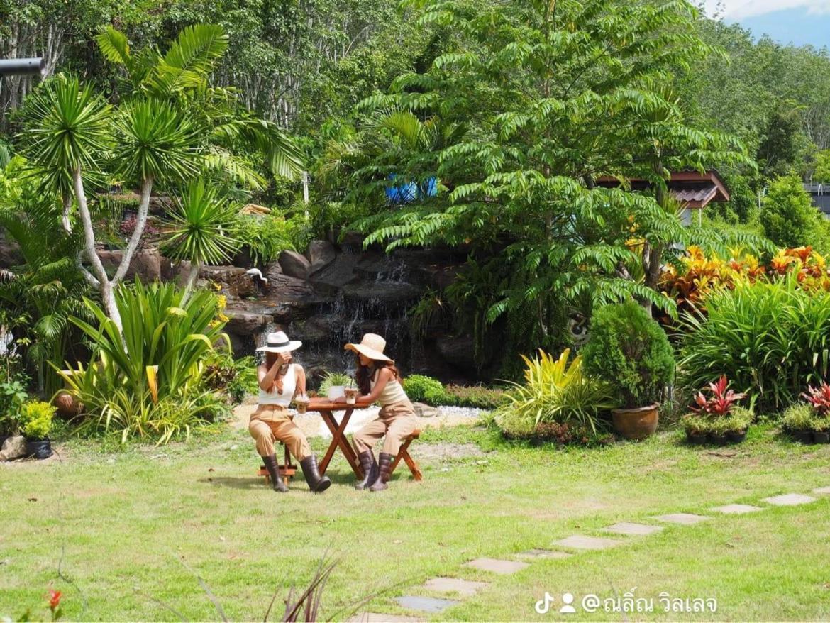 ไร่นาบัวหลวง คาเฟ่ & ฟาร์มสเตย์ Raina Bualuang Cafe & Farm Stay Ban Na No Екстериор снимка
